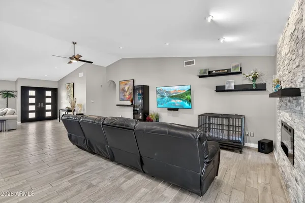 $949,000 | 2249 East Mercer Lane, Phoenix, AZ 85028