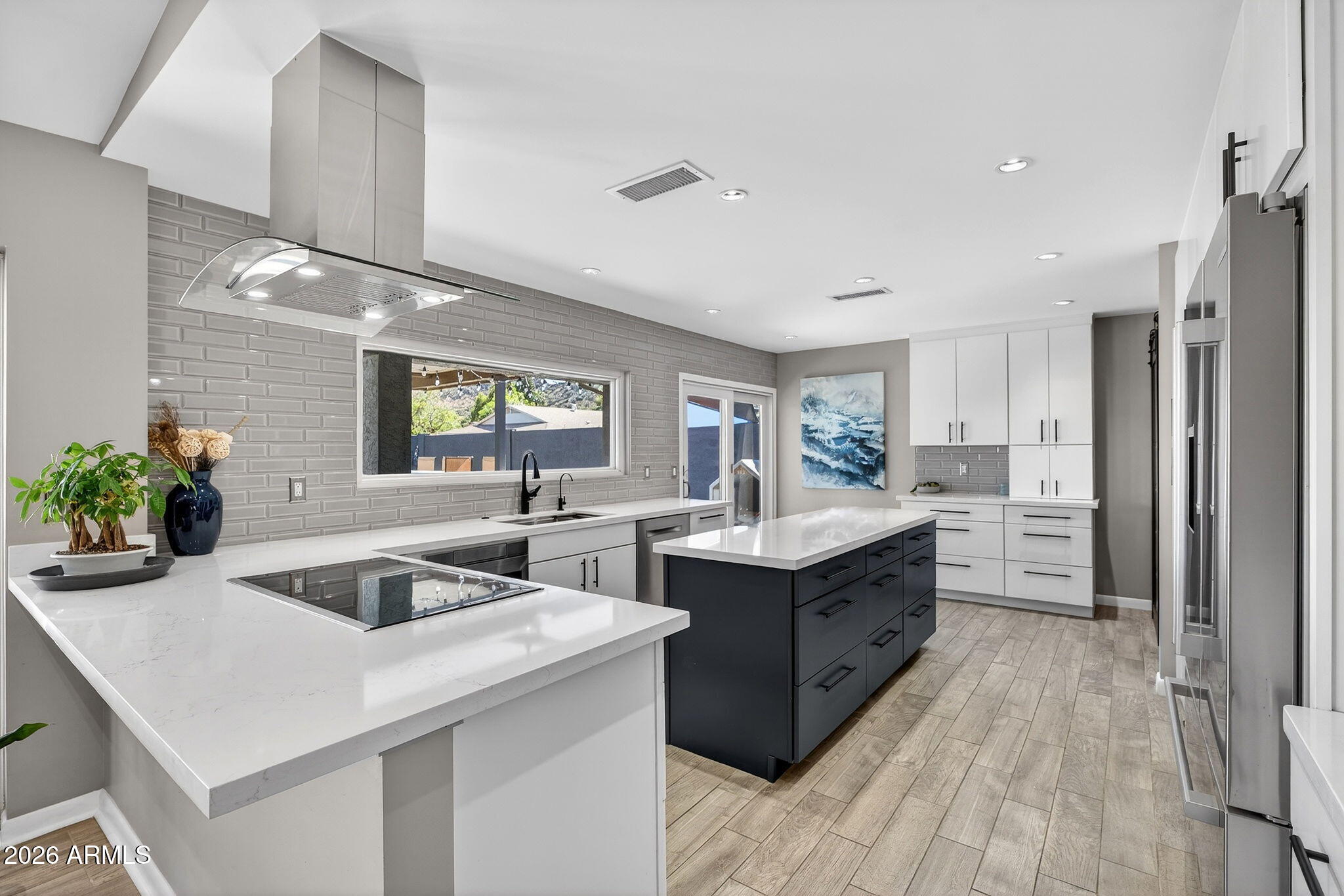 2249 East Mercer Lane Phoenix, AZ 85028 - Photo 9 of 82 15-web-or-mls-042E Mercer Ln