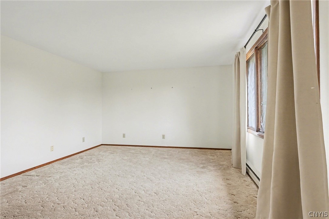 3216 Oran Gulf Road Pompey, NY 13104 - Photo 3 of 28 Family/Living room