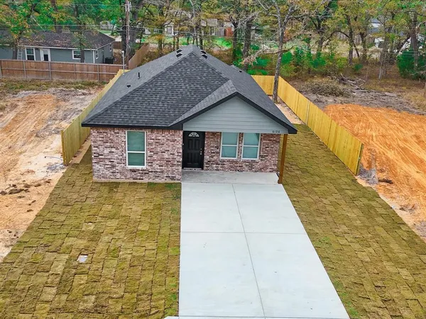 a view of house with outdoor space