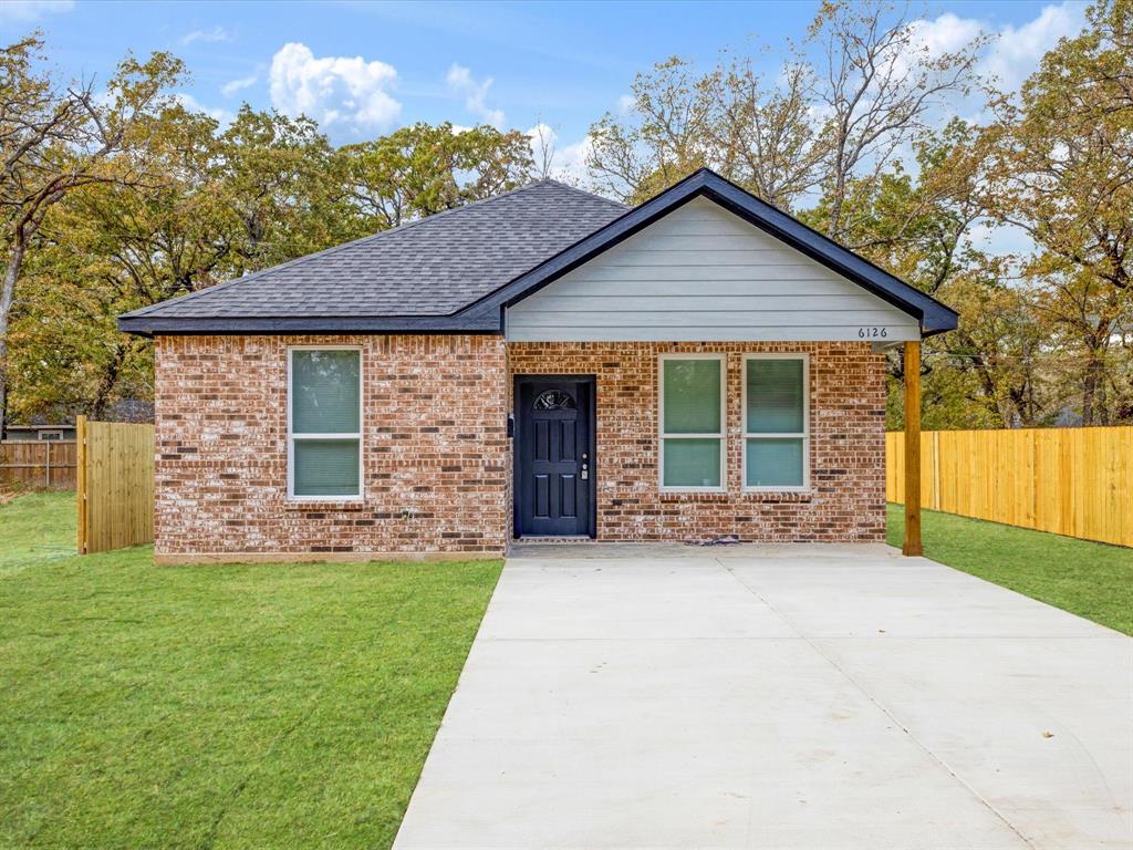 6126 Inca Drive Mabank, TX 75156 - Photo 3 of 31 a view of a house with garden