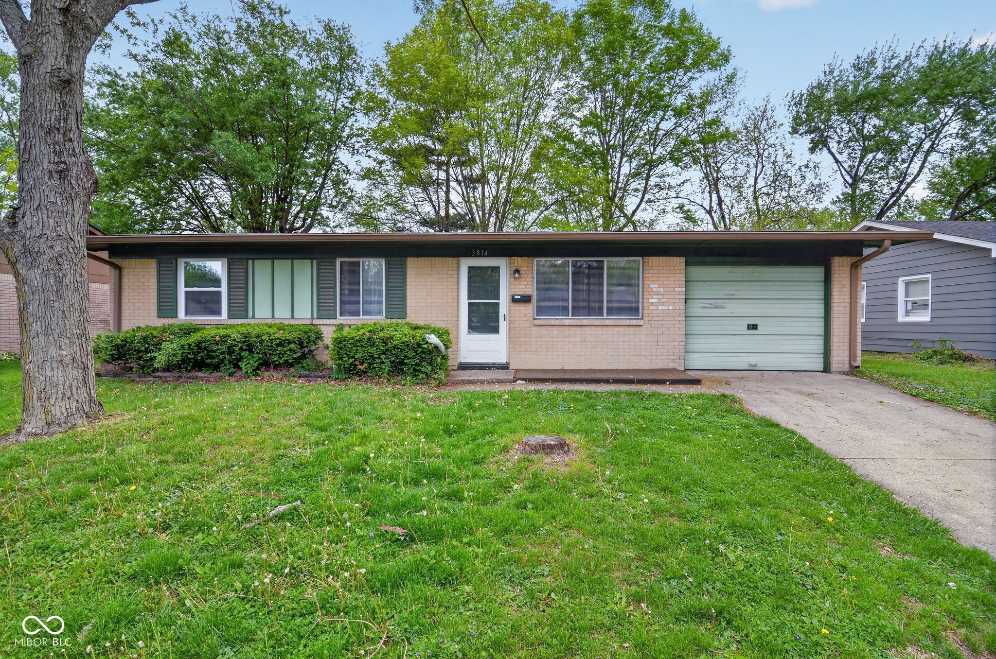 3914 Richelieu Road Indianapolis, IN 46226 - Photo 1 of 32