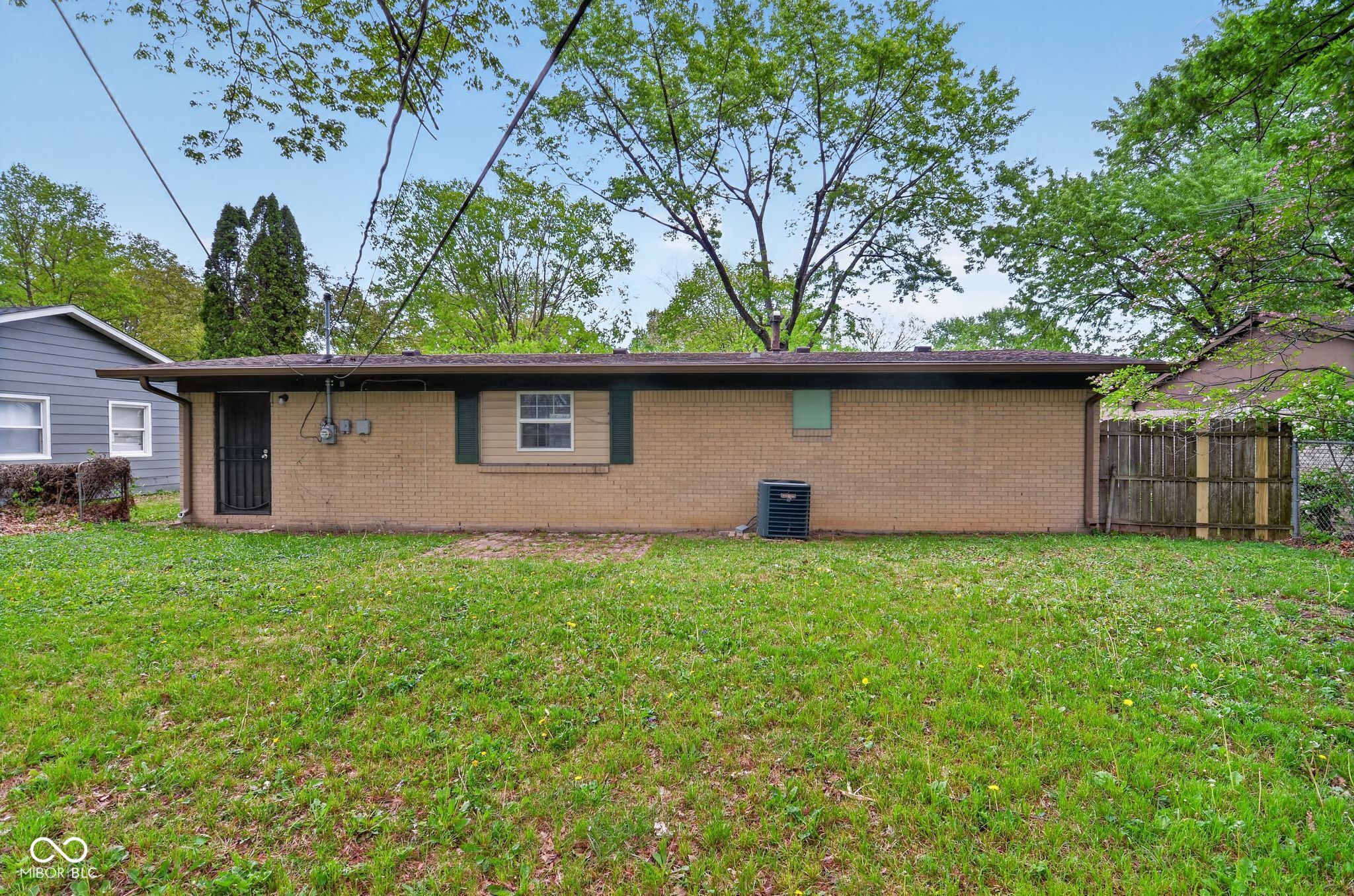 3914 Richelieu Road Indianapolis, IN 46226 - Photo 6 of 32