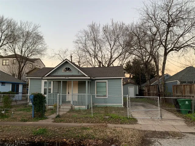 $1,795 | 215 East 25th Street, Houston, TX 77008