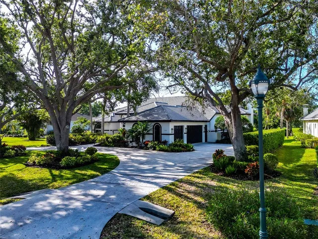 $2,195,000 | 600 Eagle Watch Lane, Osprey, FL 34229