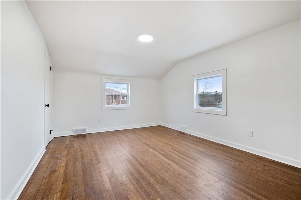 1307 Jefferson Heights Road Pittsburgh, PA 15235 - Photo 14 of 25 Gallery Image 14