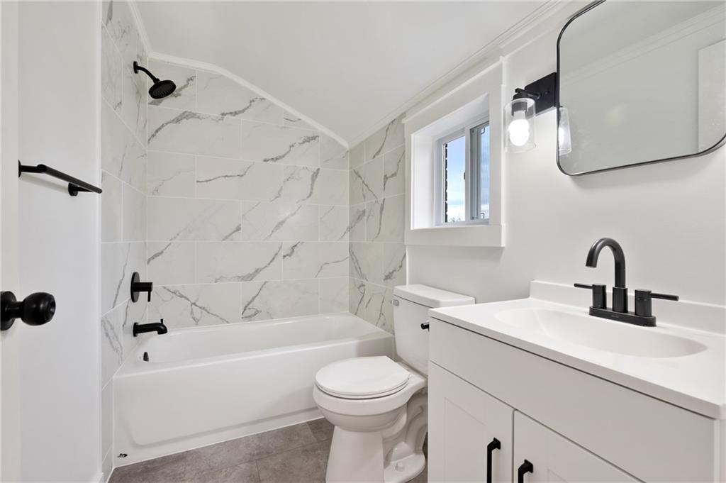 1307 Jefferson Heights Road Pittsburgh, PA 15235 - Photo 16 of 25 Gallery Image 16