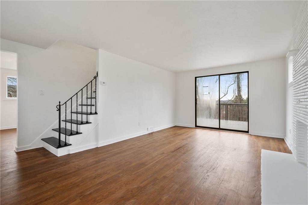 1307 Jefferson Heights Road Pittsburgh, PA 15235 - Photo 4 of 25 Gallery Image 4