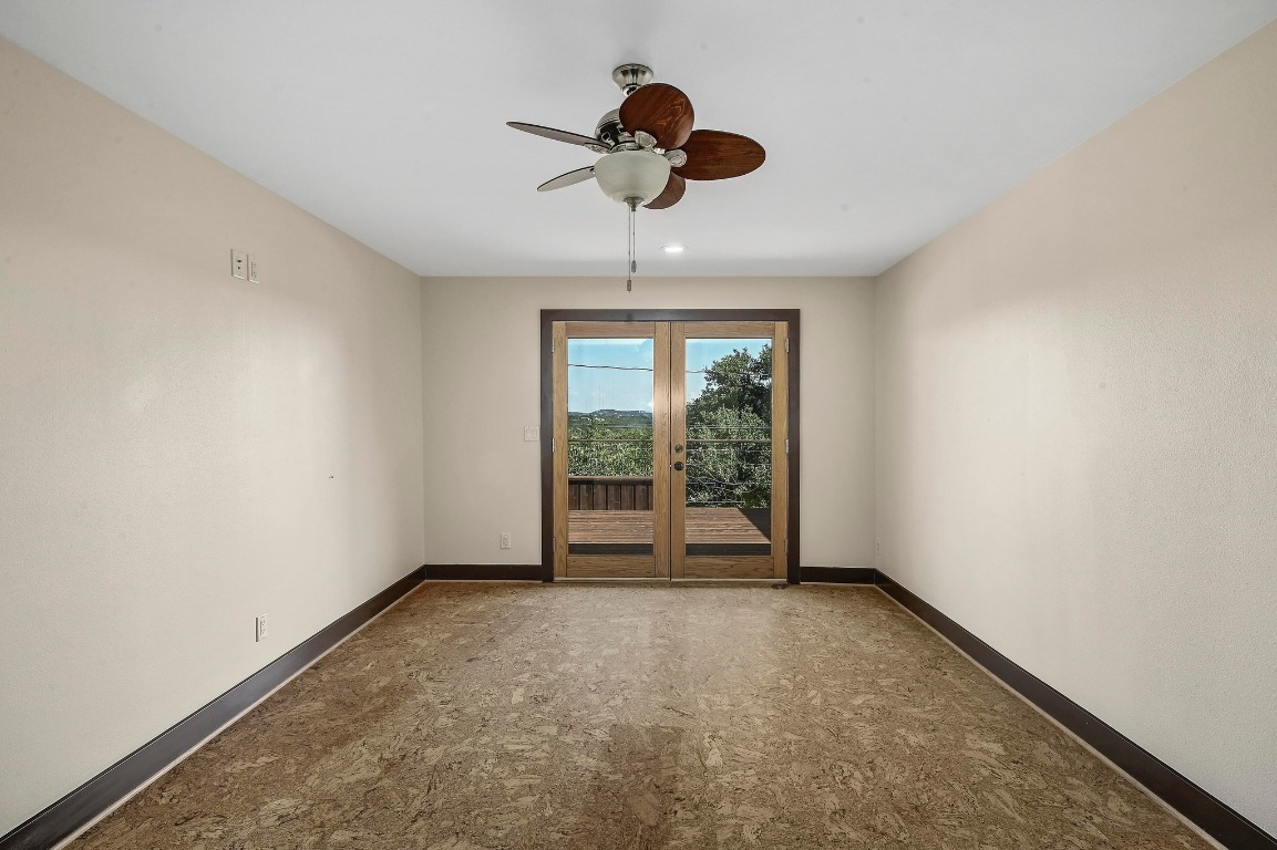 2204 Spring Creek Drive Austin, TX 78704 - Photo 13 of 34 a view of room and window