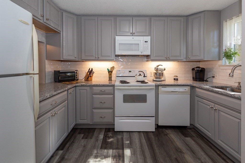 14 Liberty Road, Unit 14 Bridgewater, MA 02324 - Photo 3 of 22 Gallery Image 3