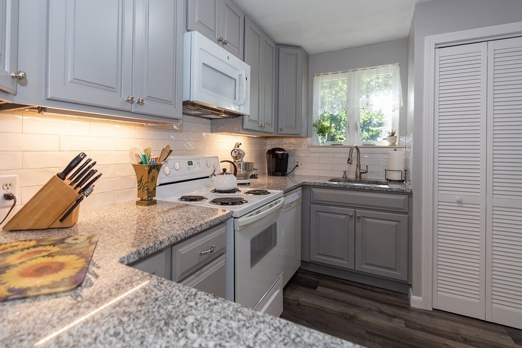 14 Liberty Road, Unit 14 Bridgewater, MA 02324 - Photo 4 of 22 Gallery Image 4
