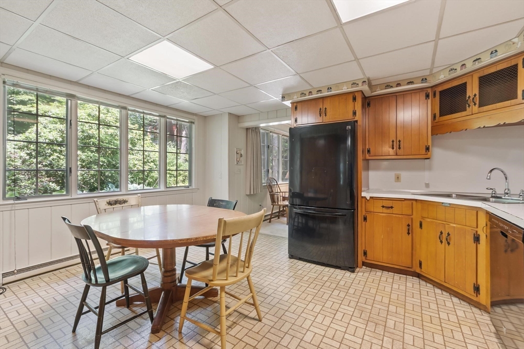 3 Highfield Road Gardner, MA 01440 - Photo 9 of 32
