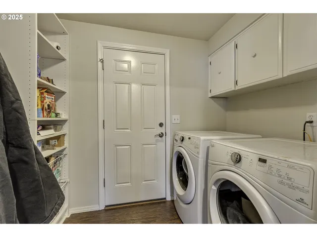 a view of washer and dryer