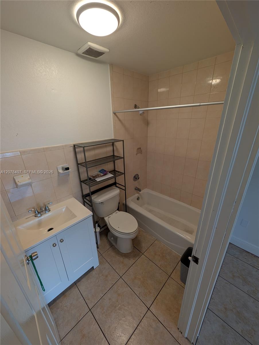 225 Northwest 53rd Street, Unit R Miami, FL 33127 - Photo 14 of 19 Gallery Image 14