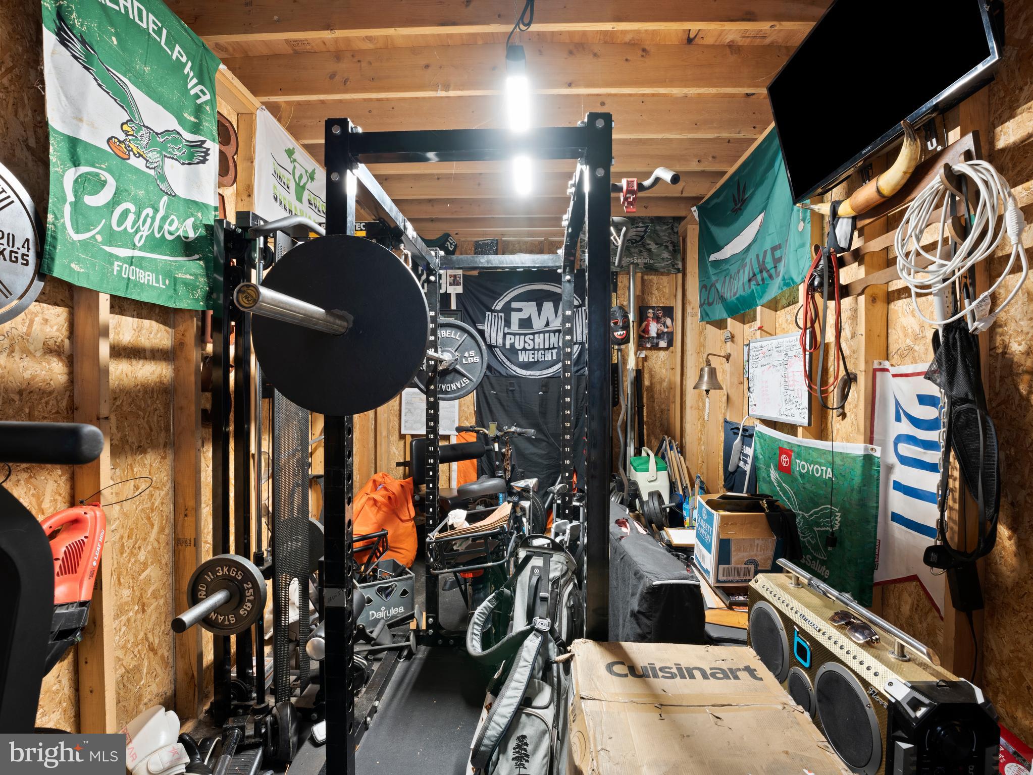 303 Garden Terrace Somers Point, NJ 08244 - Photo 23 of 38 a street sign on a street