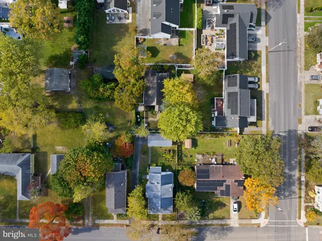 view of a house with a yard