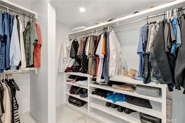 $1,275,000 | 1 3rd Place, Unit 302, Long Beach, CA 90802