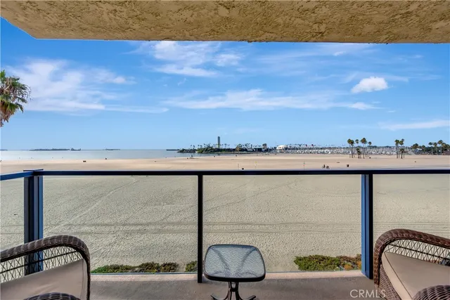 $1,275,000 | 1 3rd Place, Unit 302, Long Beach, CA 90802
