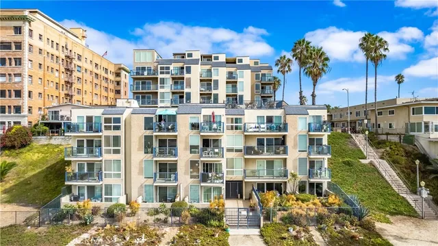 $1,275,000 | 1 3rd Place, Unit 302, Long Beach, CA 90802