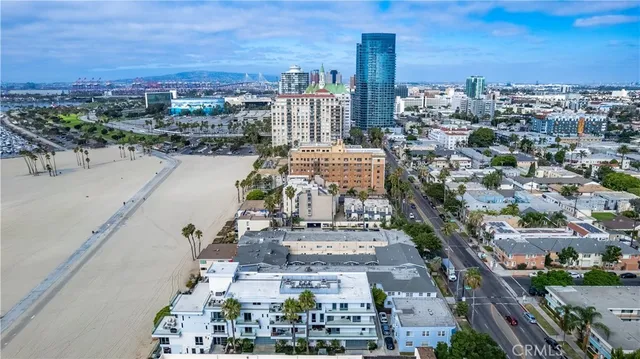 $1,275,000 | 1 3rd Place, Unit 302, Long Beach, CA 90802
