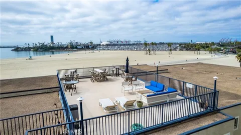 a picture of city view