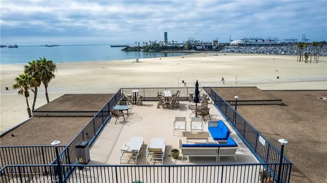 $1,275,000 | 1 3rd Place, Unit 302, Long Beach, CA 90802