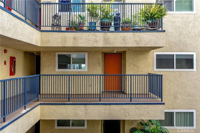$1,275,000 | 1 3rd Place, Unit 302, Long Beach, CA 90802
