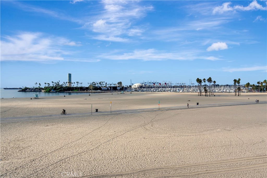 1 3rd Place, Unit 302 Long Beach, CA 90802 - Photo 4 of 51 a view of a lake view