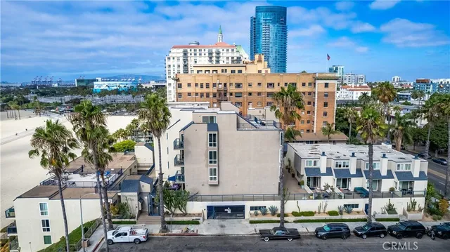 $1,275,000 | 1 3rd Place, Unit 302, Long Beach, CA 90802