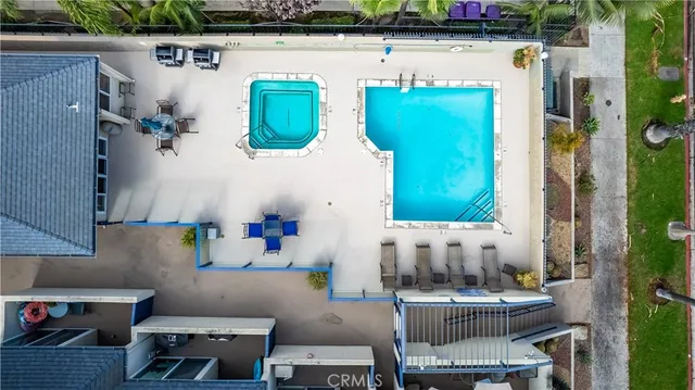 $1,275,000 | 1 3rd Place, Unit 302, Long Beach, CA 90802