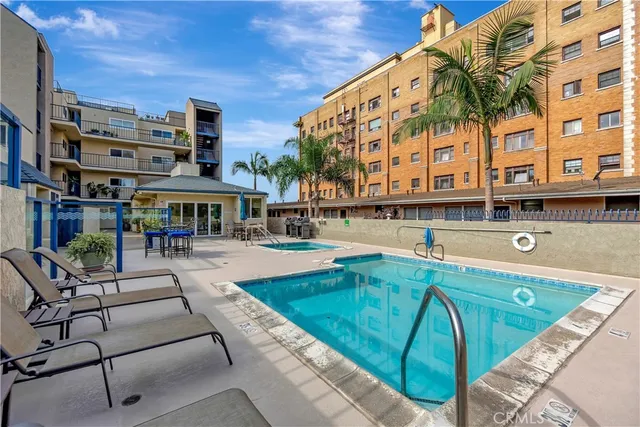 $1,275,000 | 1 3rd Place, Unit 302, Long Beach, CA 90802