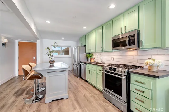 $1,275,000 | 1 3rd Place, Unit 302, Long Beach, CA 90802