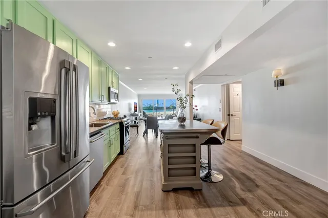 $1,275,000 | 1 3rd Place, Unit 302, Long Beach, CA 90802