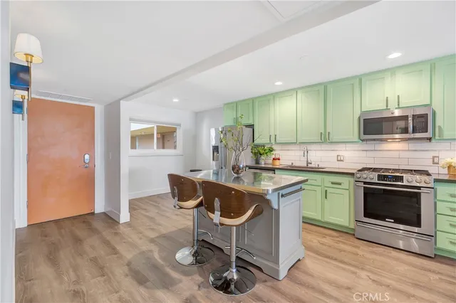 $1,275,000 | 1 3rd Place, Unit 302, Long Beach, CA 90802