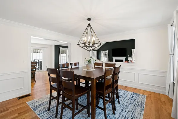 $949,000 | 5 Esther Way, Dracut, MA 01826