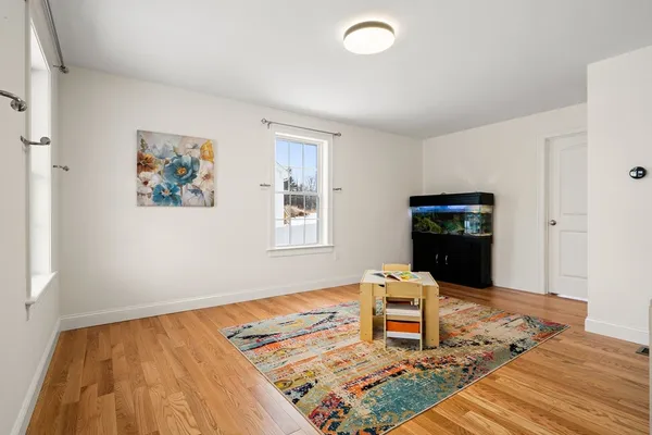 $949,000 | 5 Esther Way, Dracut, MA 01826