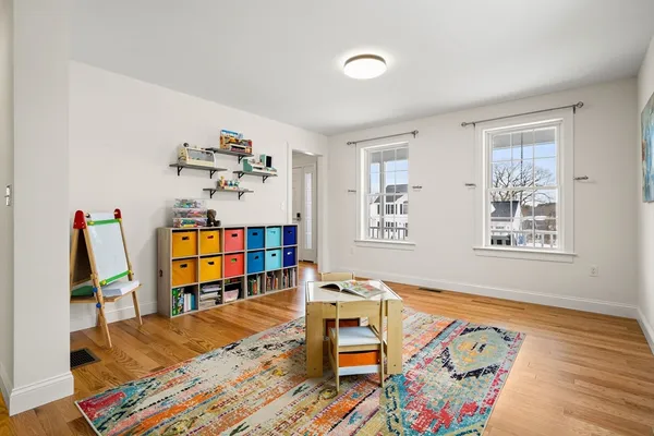 $949,000 | 5 Esther Way, Dracut, MA 01826