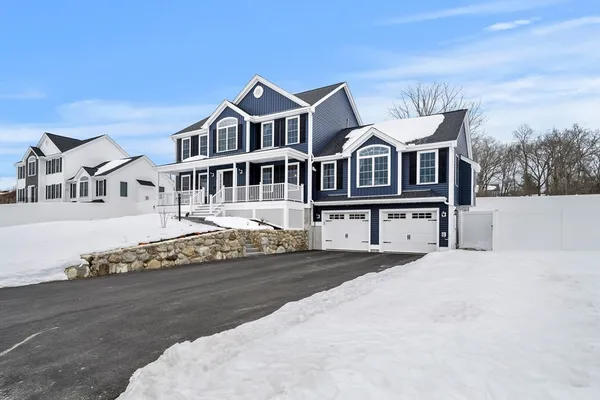 $949,000 | 5 Esther Way, Dracut, MA 01826