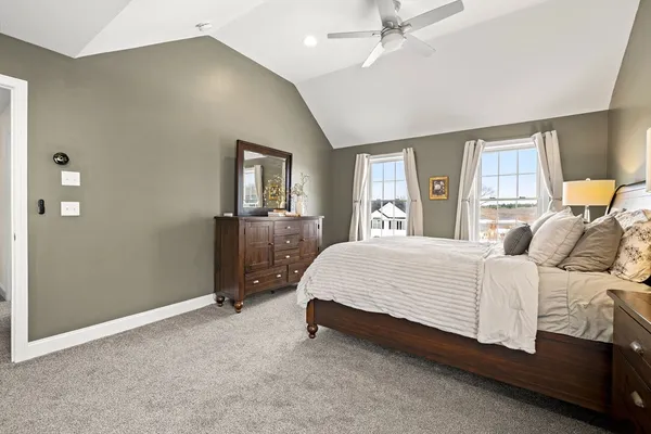 $949,000 | 5 Esther Way, Dracut, MA 01826