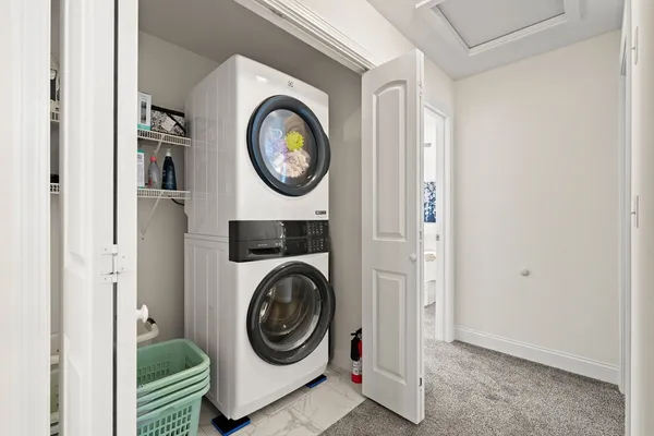 $949,000 | 5 Esther Way, Dracut, MA 01826