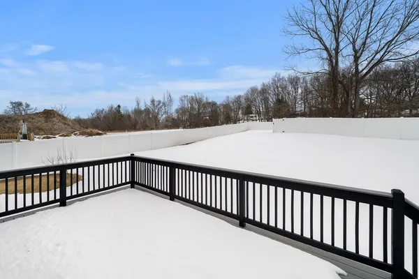 $949,000 | 5 Esther Way, Dracut, MA 01826