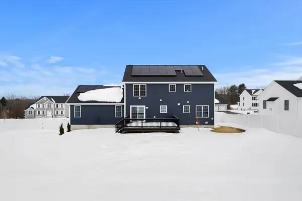 $949,000 | 5 Esther Way, Dracut, MA 01826