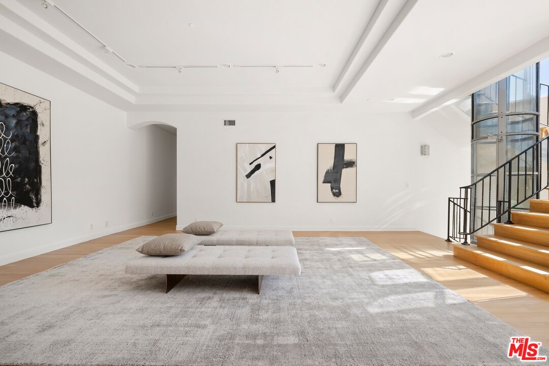 1939 Stradella Road Los Angeles, CA 90077 - Photo 12 of 36