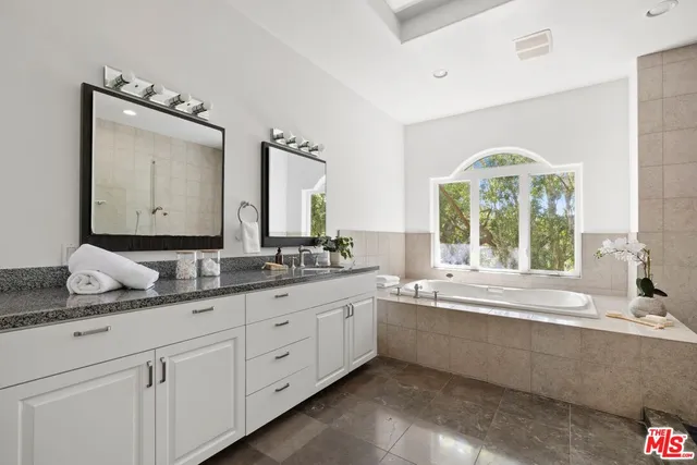 $5,500,000 | 1939 Stradella Road, Los Angeles, CA 90077