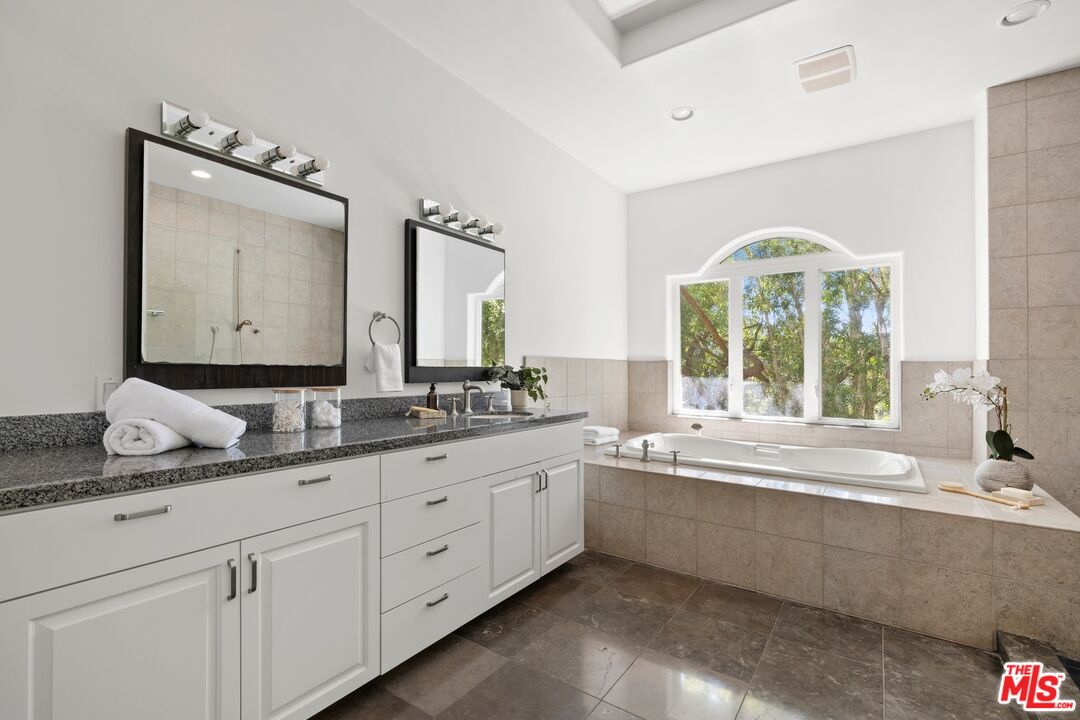 1939 Stradella Road Los Angeles, CA 90077 - Photo 16 of 36