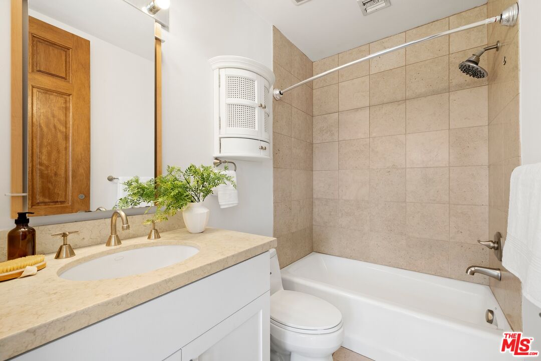 1939 Stradella Road Los Angeles, CA 90077 - Photo 22 of 36