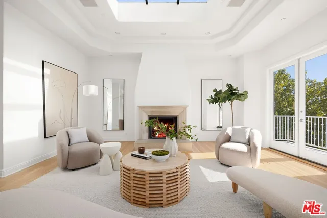 $5,500,000 | 1939 Stradella Road, Los Angeles, CA 90077