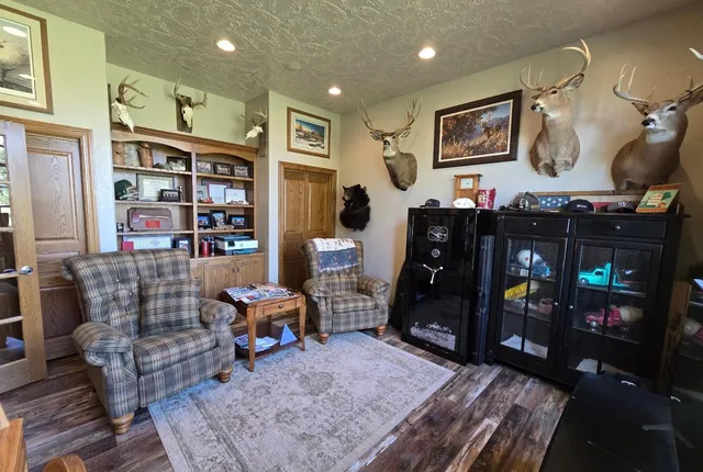 $924,900 | 575 111th Street, Pipestone, MN 56164