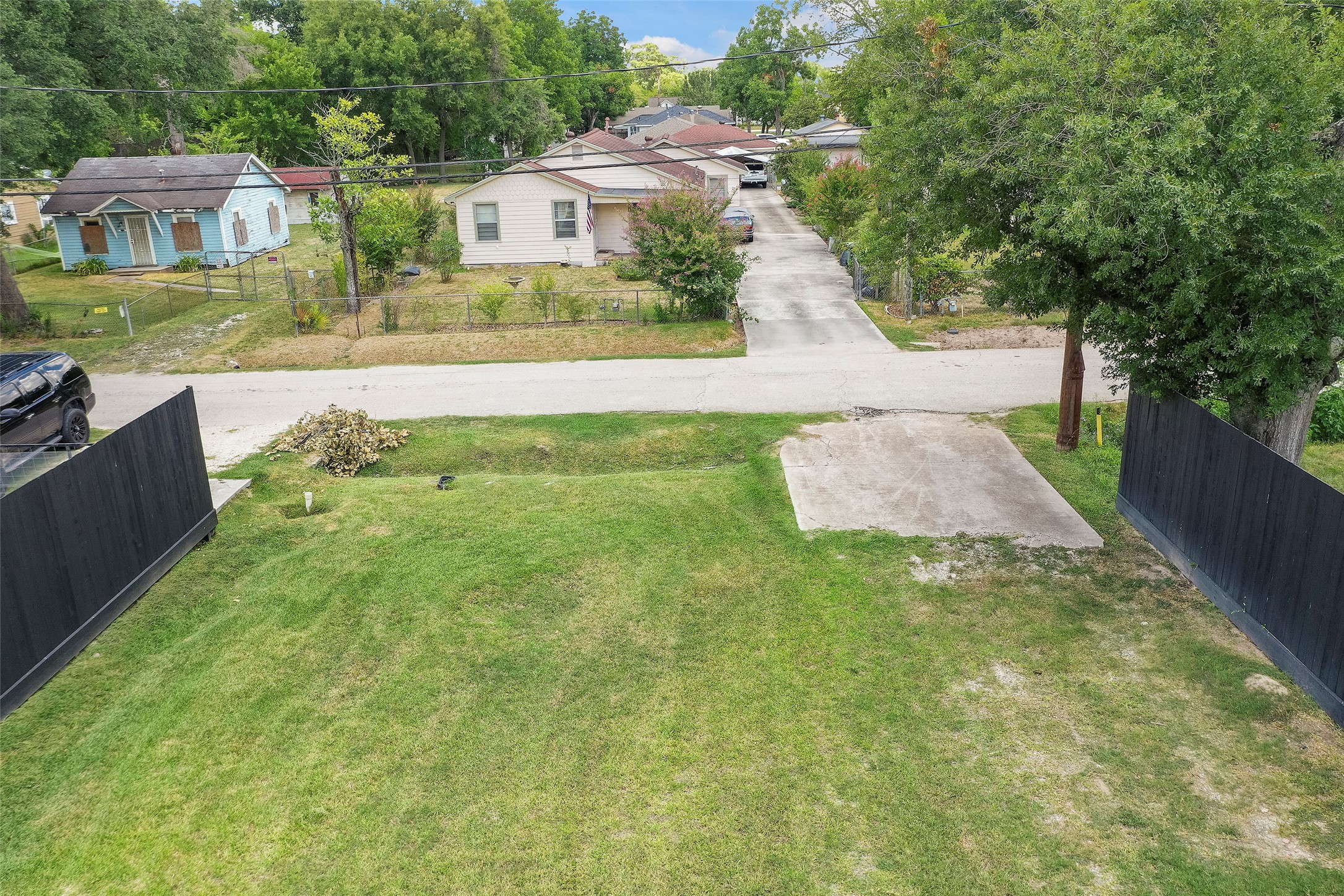213 Sylvester Road Houston, TX 77009 - Photo 14 of 26