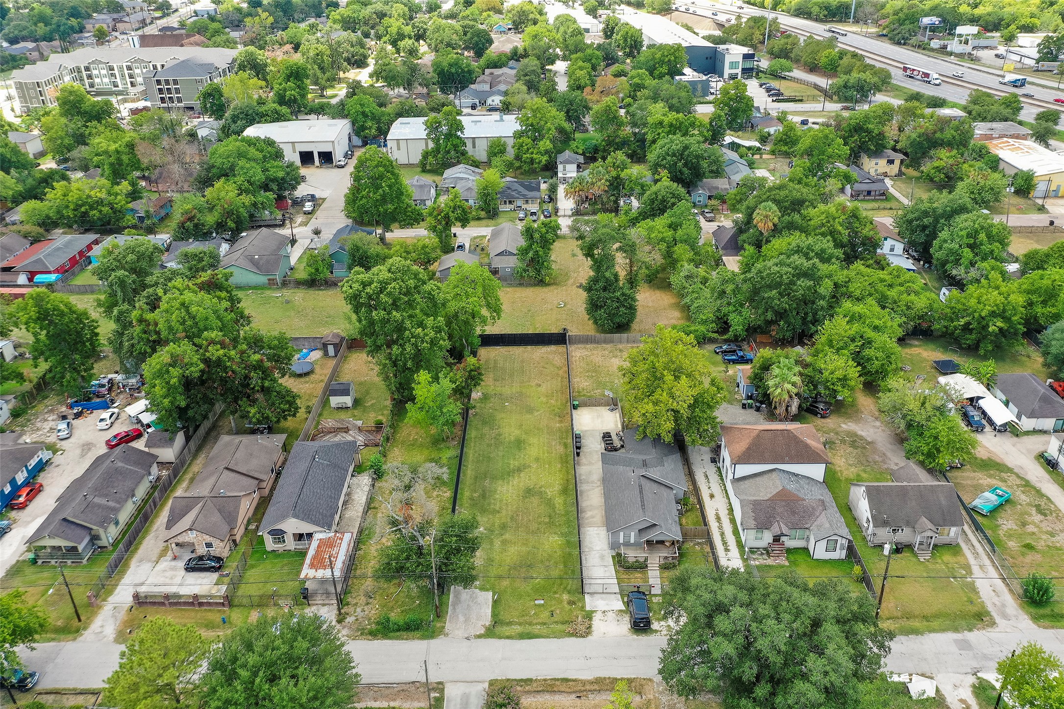 213 Sylvester Road Houston, TX 77009 - Photo 16 of 26 an aerial view of multiple house